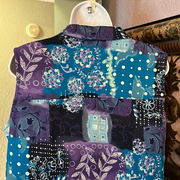 EUC Christopher& Banks vest- patchwork floral button up with pockets Sz M - Picture 6 of 10